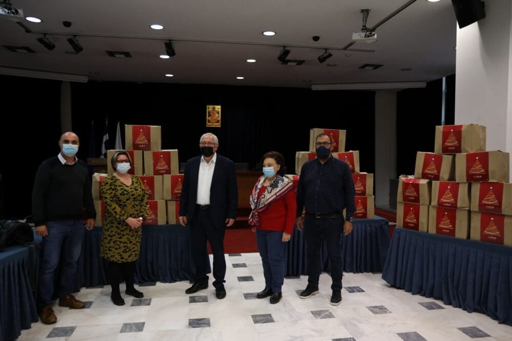 Η εταιρία “Smilekiosk”προσέφερε 30 κιβώτια με είδη πρώτης ανάγκης στο Κοινωνικό Παντοπωλείο του Δήμου Αμαρουσίου